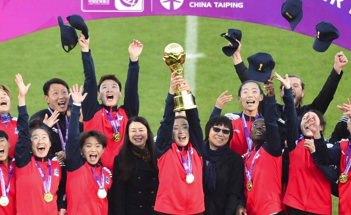 豪强对抗！女足比赛场上火爆一触即发的简单介绍