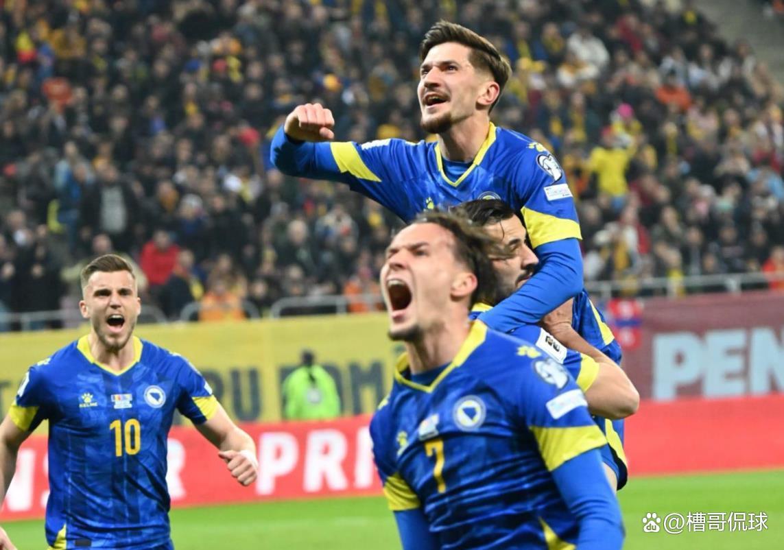 塞浦路斯球员在比赛中展现冷静射门