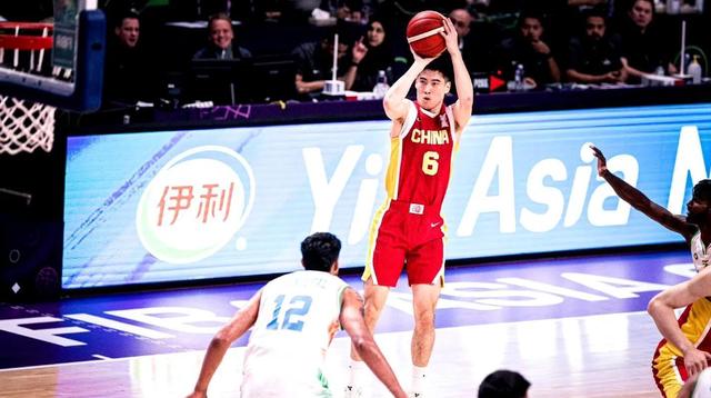 包含印度篮球联赛战况激烈，场上对抗充满悬念的词条