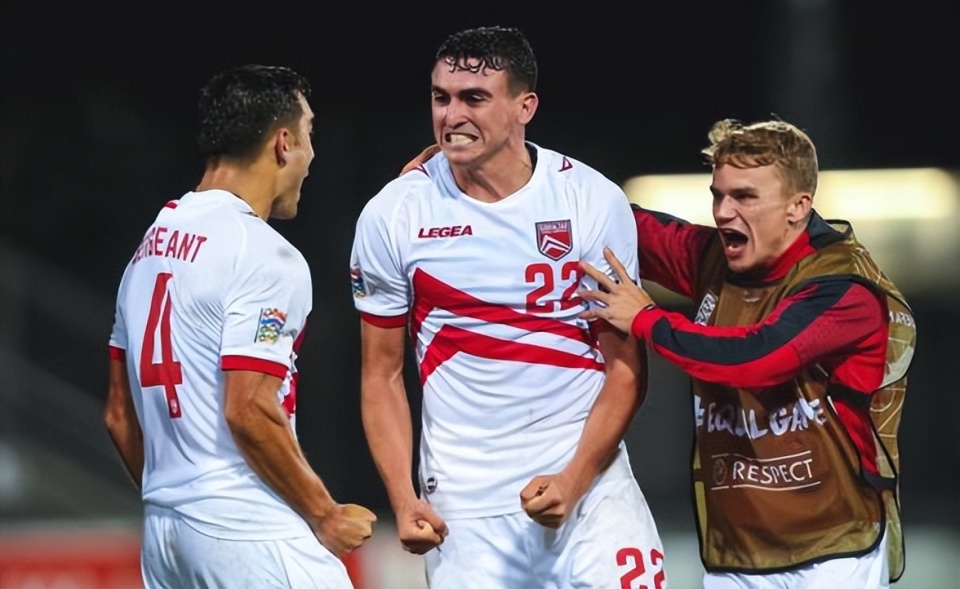 包含河南建业打破连败魔咒，取得一场胜利的词条