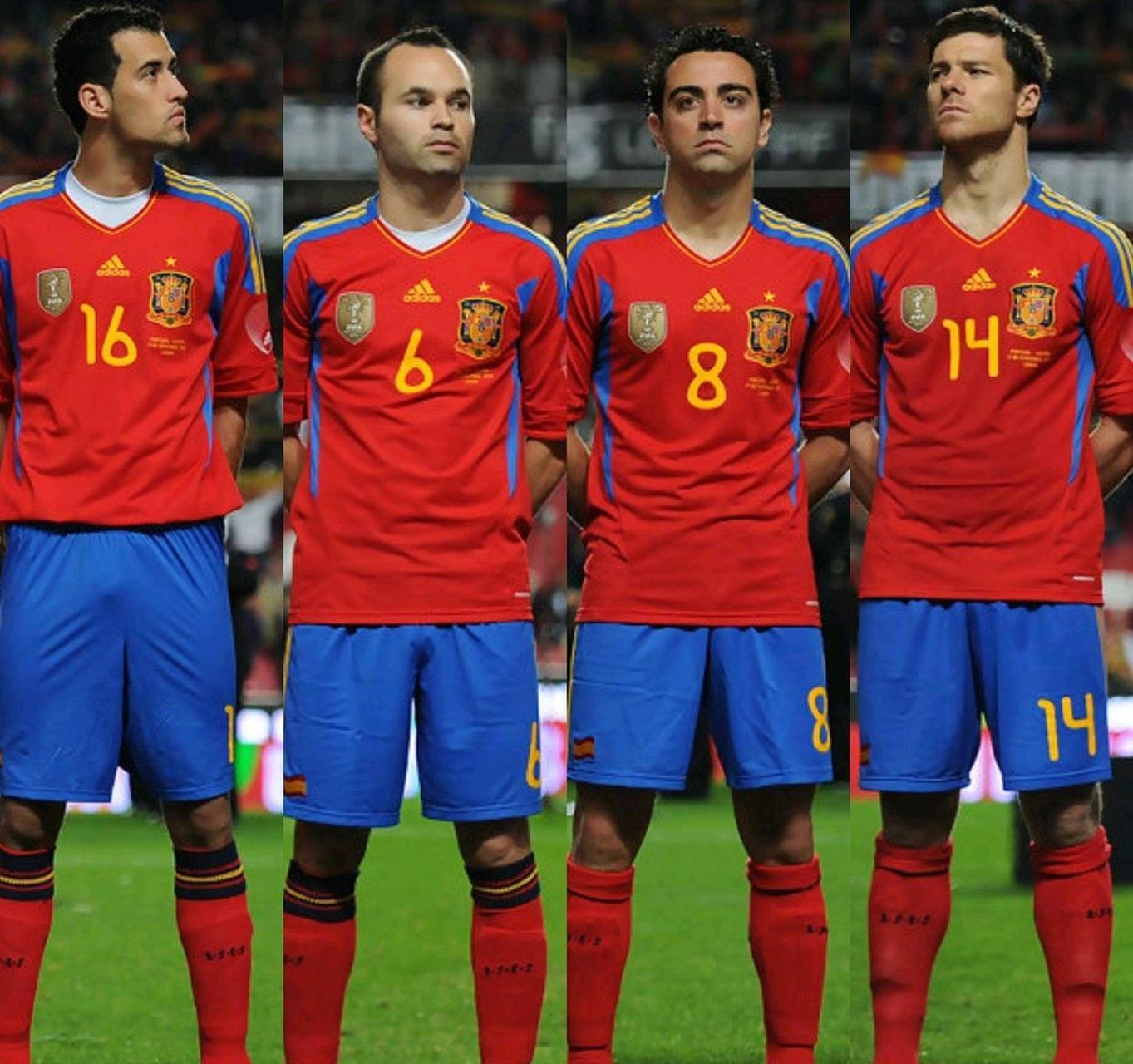 包含西班牙队拟延长中场核心合同，保障未来稳定的词条