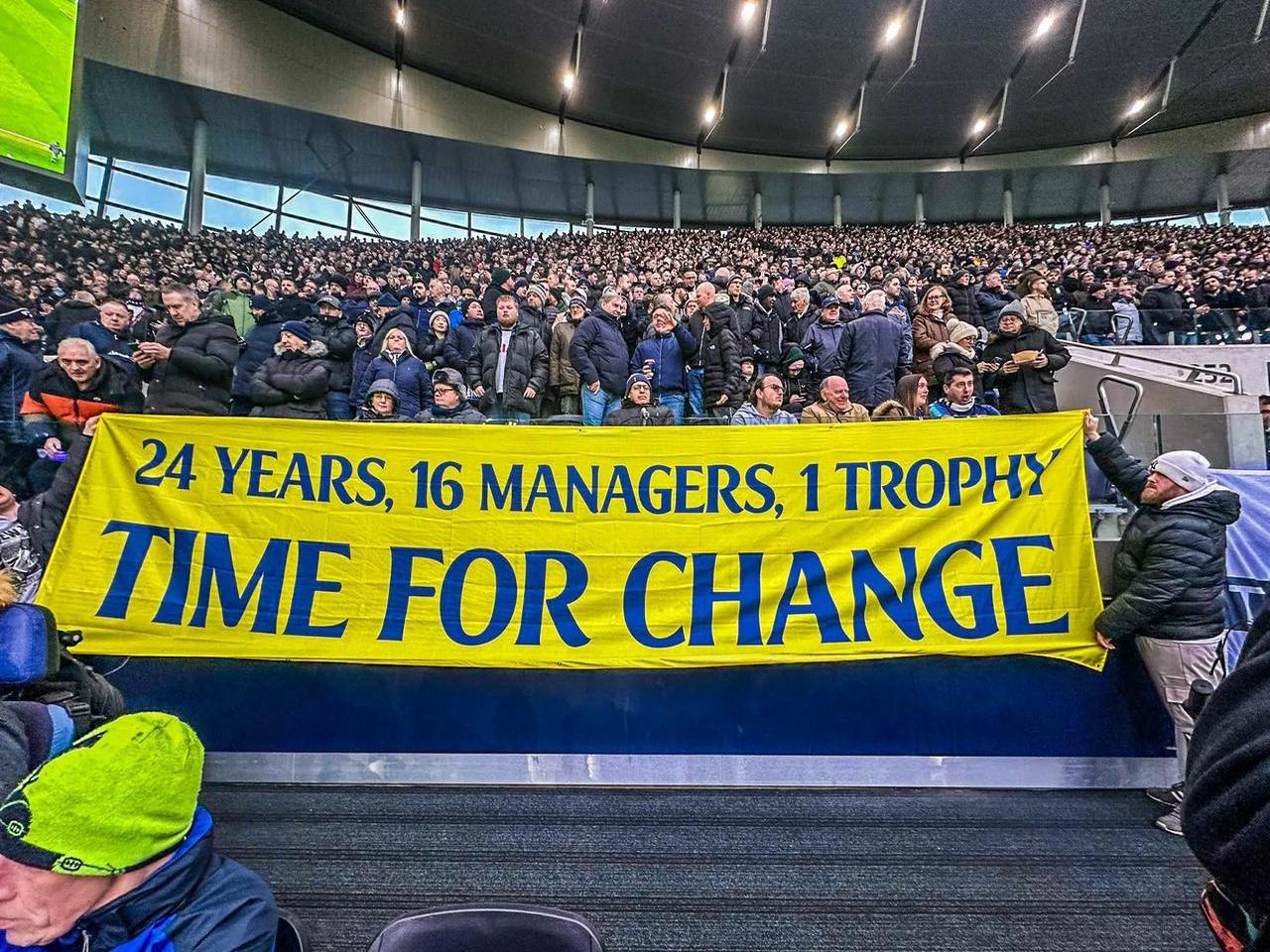 关于热刺主场士气高昂，轻松击溃对手！的信息