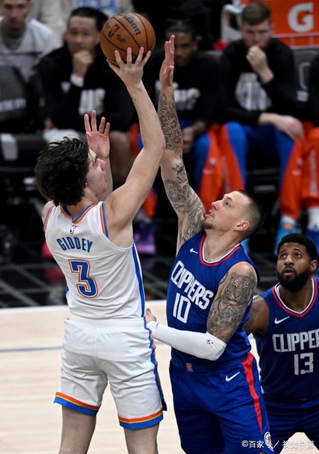 尼克斯陷入低迷，雷霆首度击败黄蜂