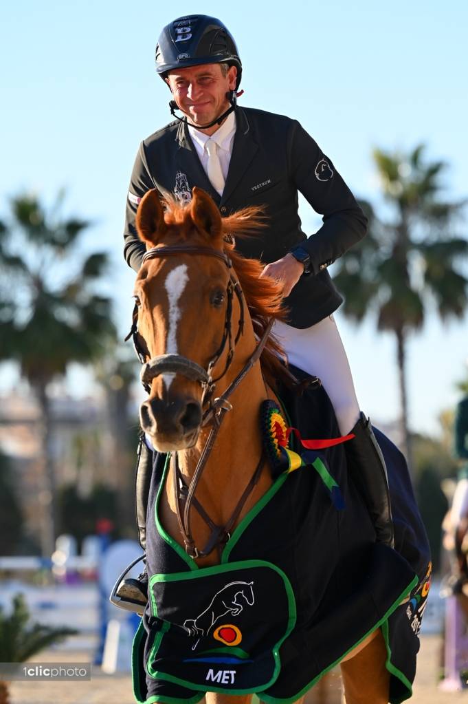 西班牙马术选手稳定表现，晋级决赛