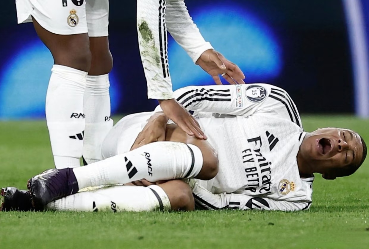 不莱梅球员膝盖受伤,或将伤停一段时间的简单介绍 不莱梅球员膝盖受伤,或将伤停一段时间的简单介绍