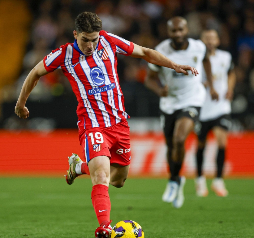 瓦伦西亚逆转取得关键胜利