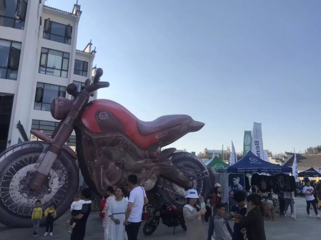 顶尖球队华丽缤纷比赛，争夺头彩