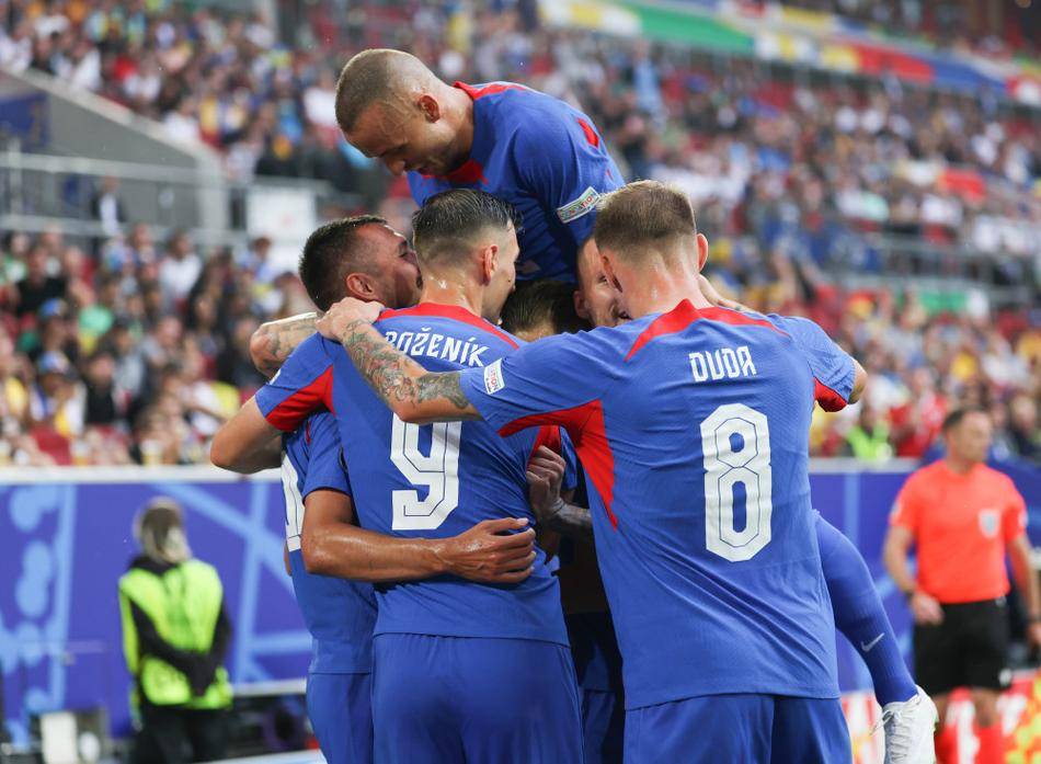 瑞典队在欧国联比赛中淘汰对手