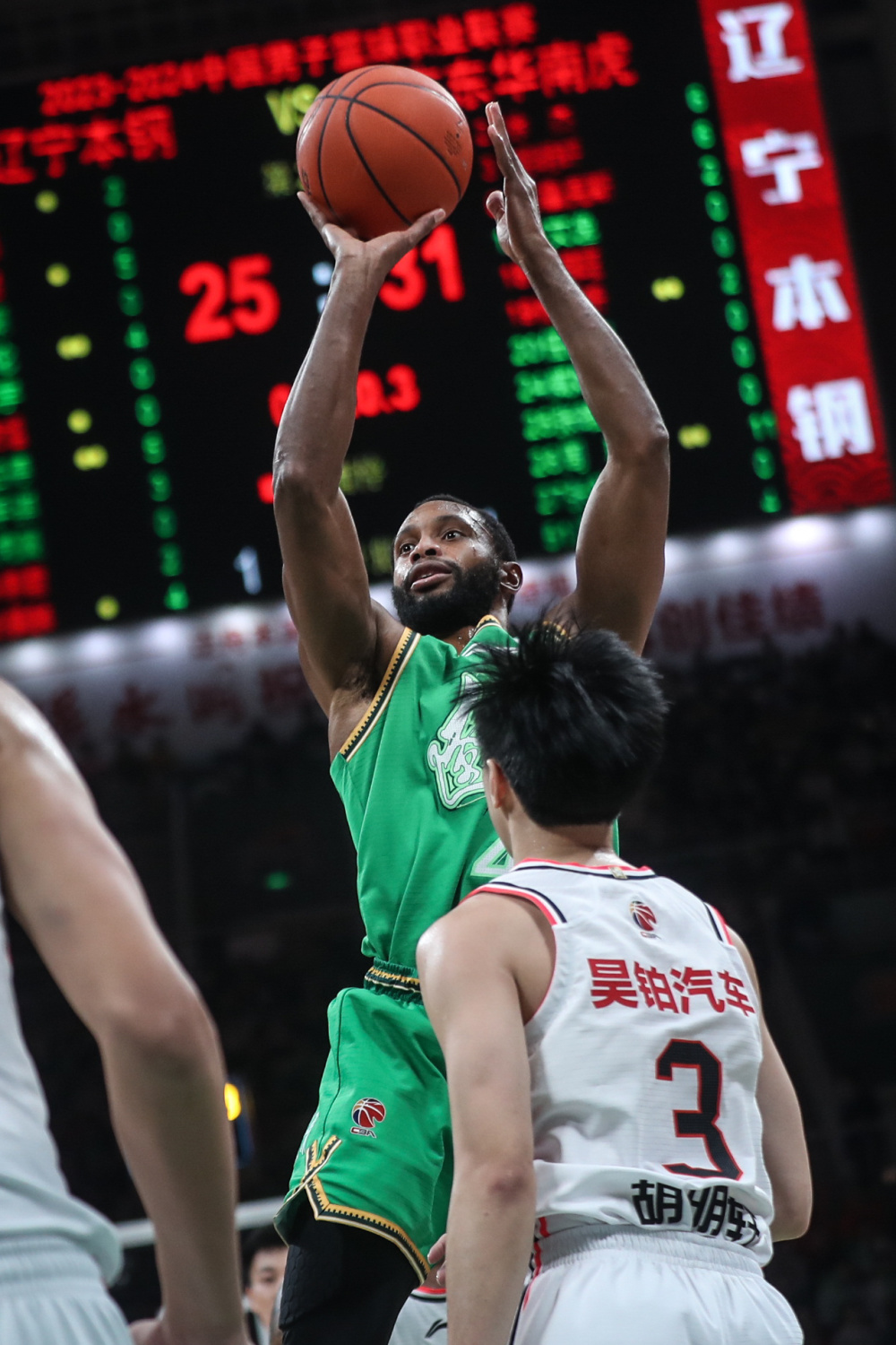 广东华南虎战胜北京首钢，备战CBA季后赛的简单介绍