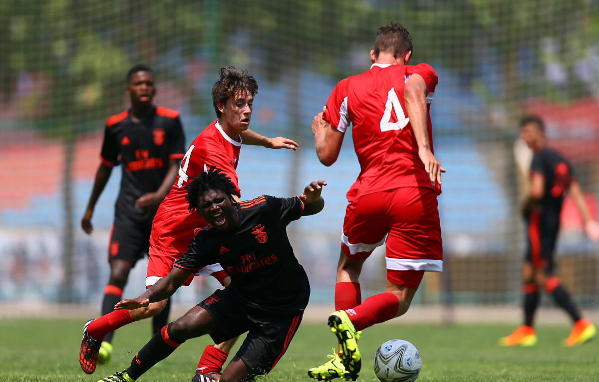 亚眠主场被图卢兹逼平，难抵保级压力的简单介绍