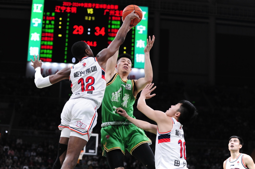 广东男篮再遇挑战，迎战深圳队
