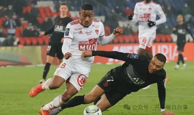 柏林赫塔主场失利,德甲前四形势难料的简单介绍