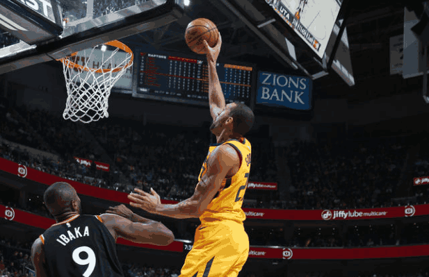 活塞全队发威，大胜爵士取得四连胜的简单介绍